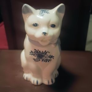 JSNY Vintage Porcelain Cat Creamer, mouth spout